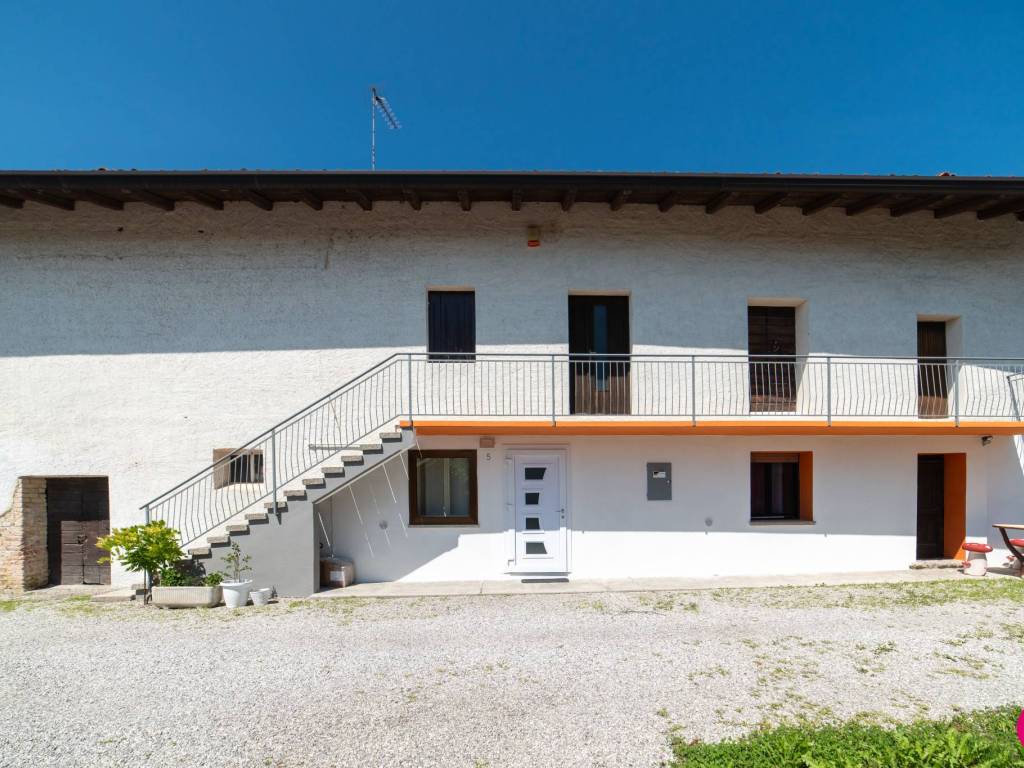 casa indipendente in vendita a Zoppola in zona Castions