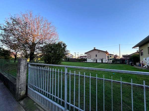 casa indipendente in vendita a Zoppola in zona Orcenico Inferiore