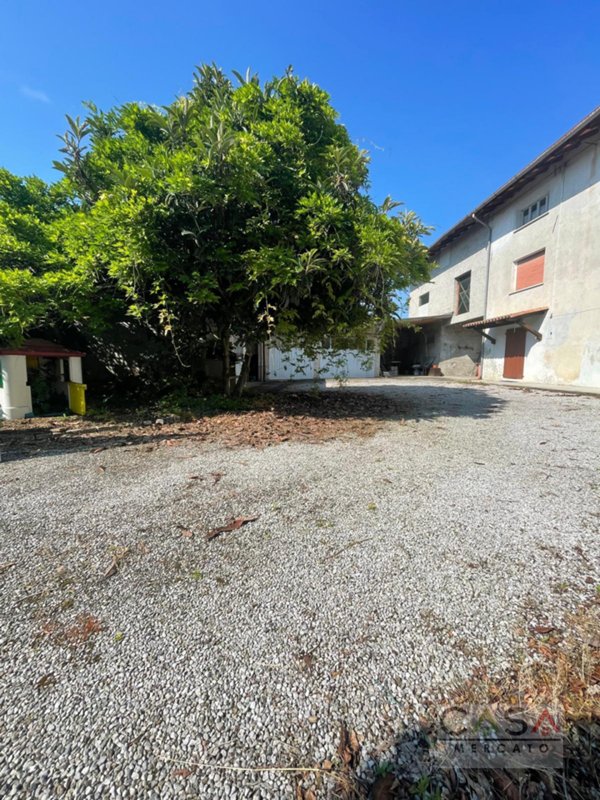 casa indipendente in vendita a Zoppola in zona Castions