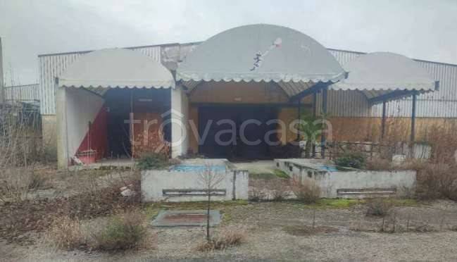 locale commerciale in vendita a Vajont