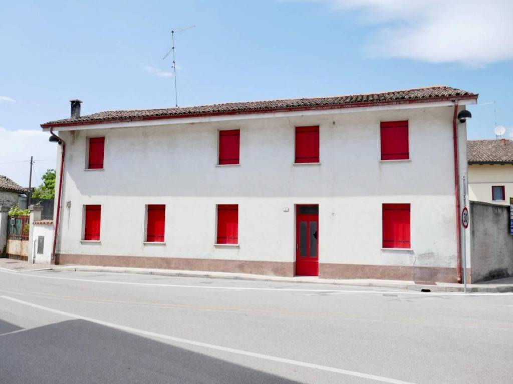 casa indipendente in vendita a Valvasone Arzene in zona Arzene