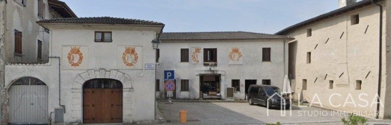 casa indipendente in vendita a Valvasone Arzene in zona Valvasone
