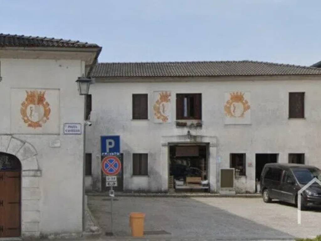 casa indipendente in vendita a Valvasone Arzene in zona Valvasone