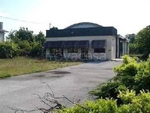 locale commerciale in vendita a Valvasone Arzene