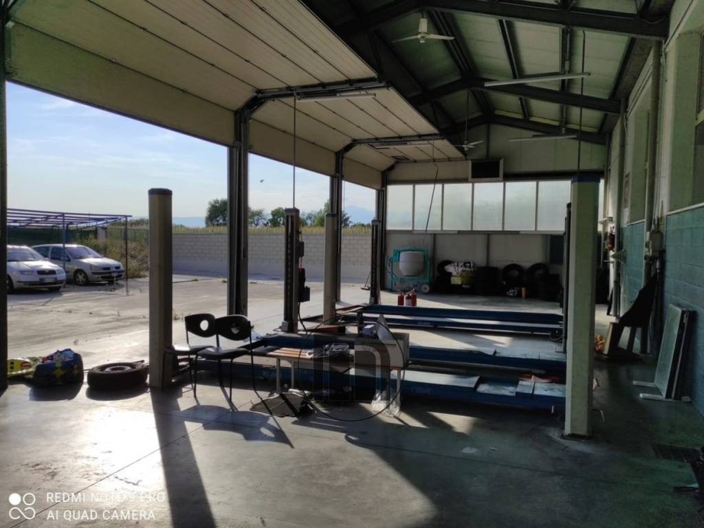 locale commerciale in vendita a Valvasone Arzene in zona Arzene
