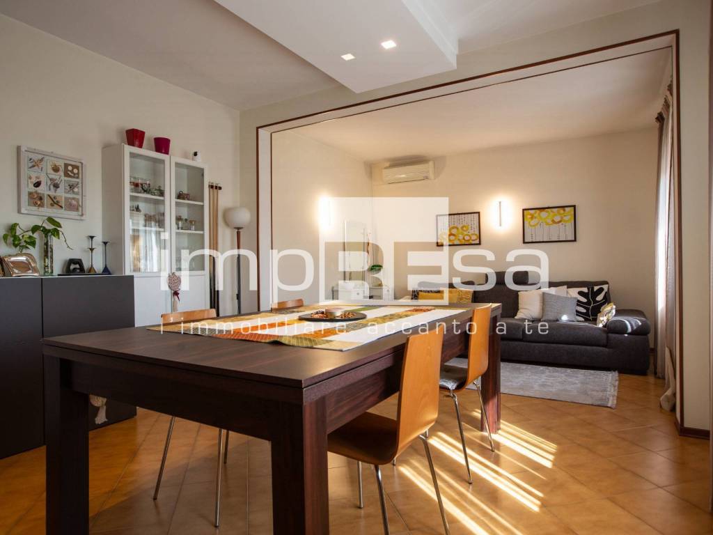 casa indipendente in vendita a Valvasone Arzene in zona Valvasone