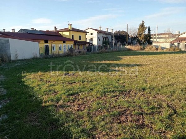 terreno edificabile in vendita a Valvasone Arzene in zona Arzene