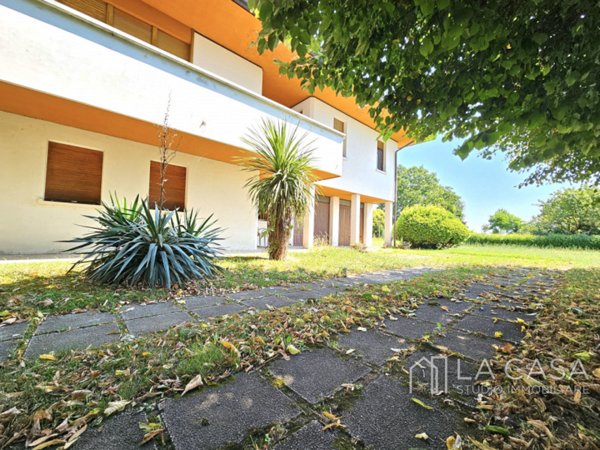casa indipendente in vendita a Valvasone Arzene
