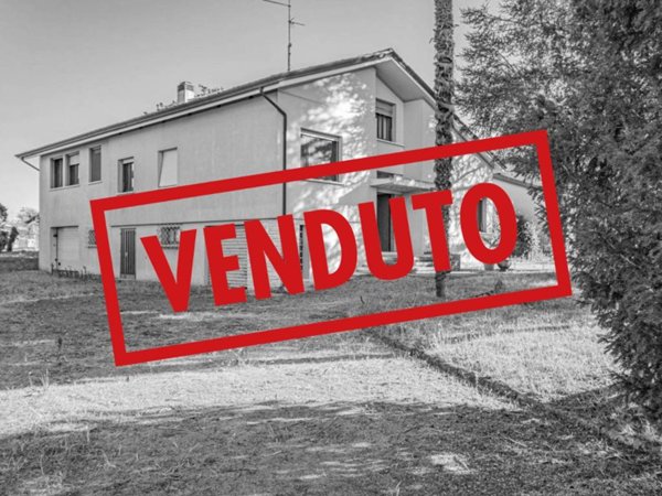 casa indipendente in vendita a Valvasone Arzene in zona Valvasone
