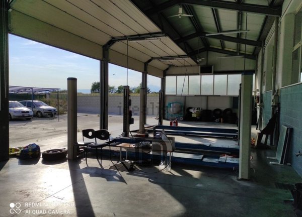 locale di sgombero in vendita a Valvasone Arzene