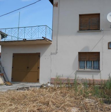 casa indipendente in vendita a Valvasone Arzene in zona Valvasone