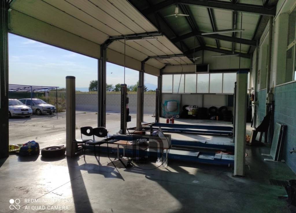 locale commerciale in vendita a Valvasone Arzene