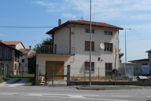 casa indipendente in vendita a Valvasone Arzene