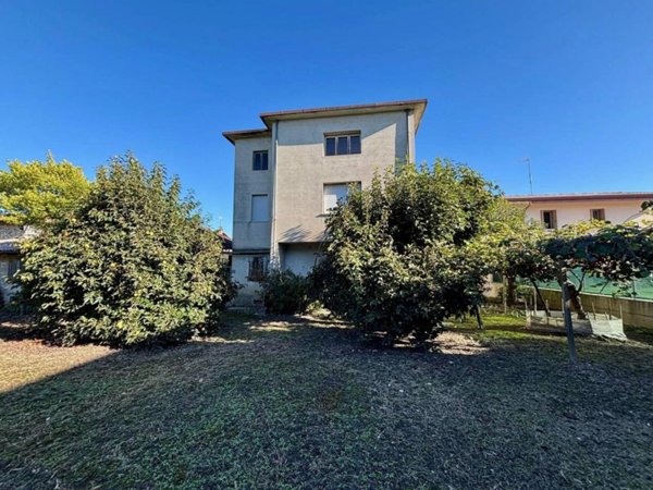 casa indipendente in vendita a Valvasone Arzene in zona Valvasone