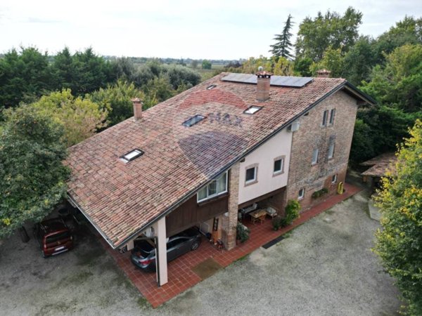 negozio in vendita a Valvasone Arzene in zona Valvasone