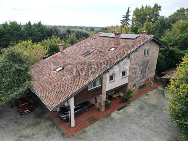 negozio in vendita a Valvasone Arzene in zona Valvasone