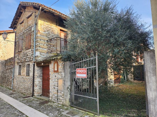 quadrivano in vendita a Valvasone Arzene