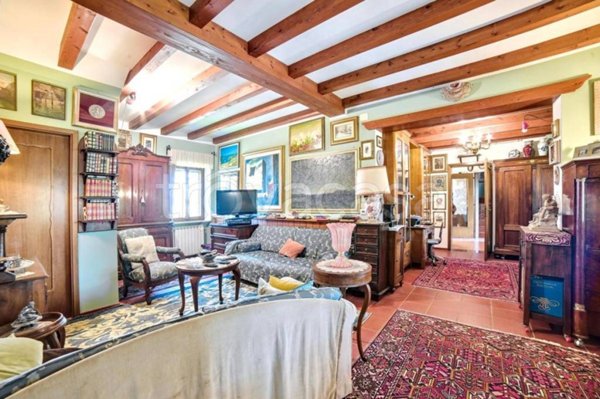 casa indipendente in vendita a Valvasone Arzene in zona Valvasone