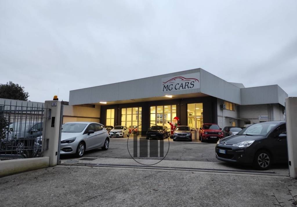 locale commerciale in vendita a Valvasone Arzene