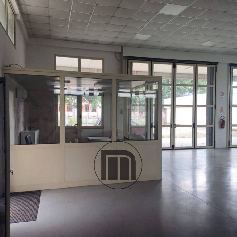 locale commerciale in vendita a Valvasone Arzene