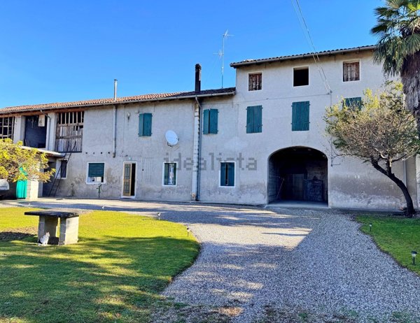 casa indipendente in vendita a Valvasone Arzene in zona Arzene