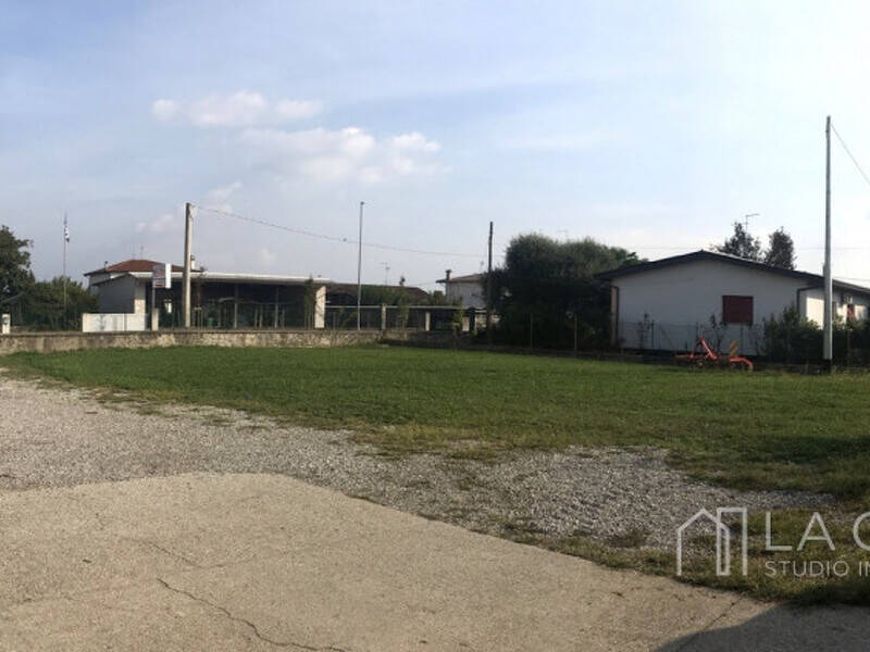 terreno edificabile in vendita a Valvasone Arzene