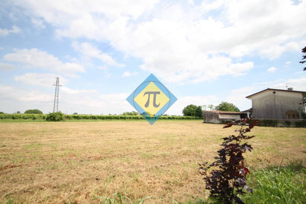 terreno edificabile in vendita a Valvasone Arzene in zona San Lorenzo