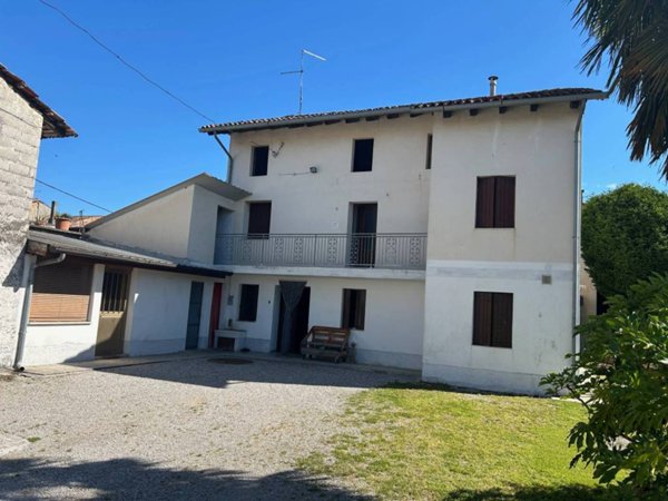 casa indipendente in vendita a Valvasone Arzene in zona Arzene