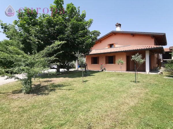 casa indipendente in vendita a Valvasone Arzene in zona San Lorenzo