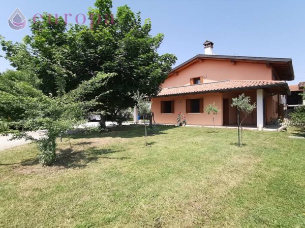 casa indipendente in vendita a Valvasone Arzene in zona San Lorenzo