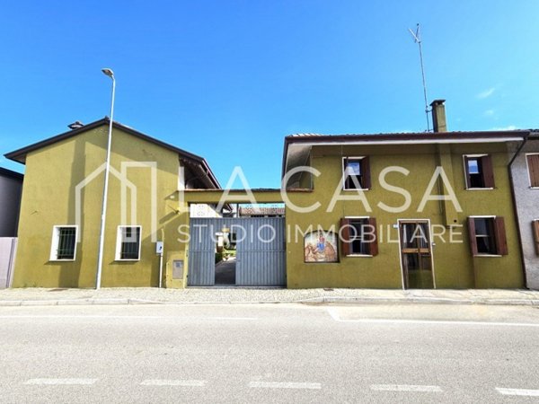 casa indipendente in vendita a Valvasone Arzene in zona Arzene