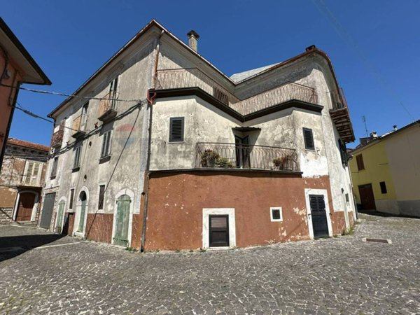 casa indipendente in vendita ad Acquaviva d'Isernia