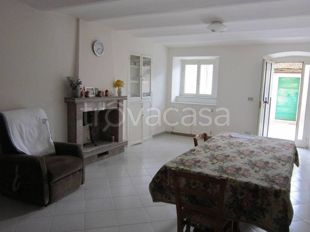 casa indipendente in vendita ad Agnone