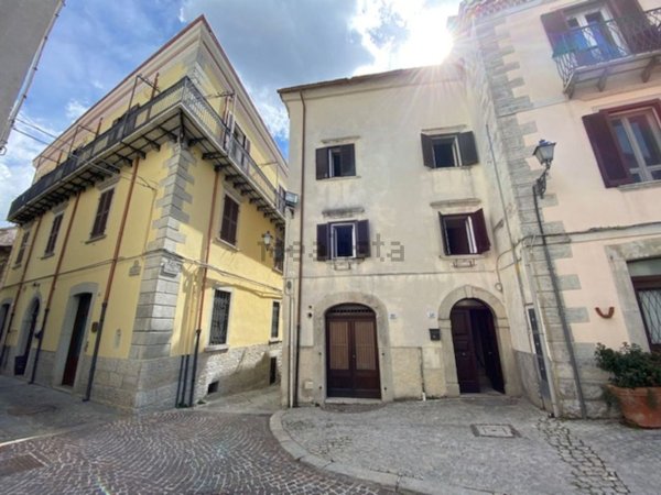 casa indipendente in vendita ad Agnone