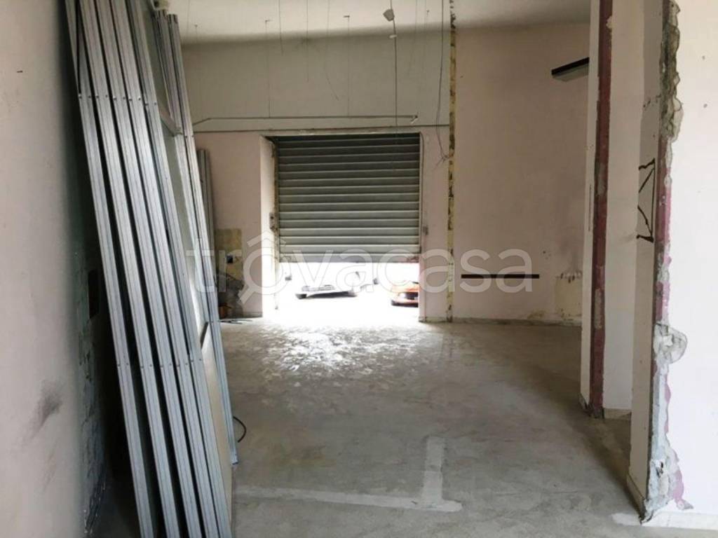 negozio in vendita ad Agnone