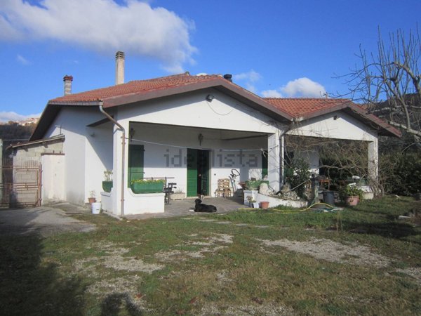 casa indipendente in vendita ad Agnone