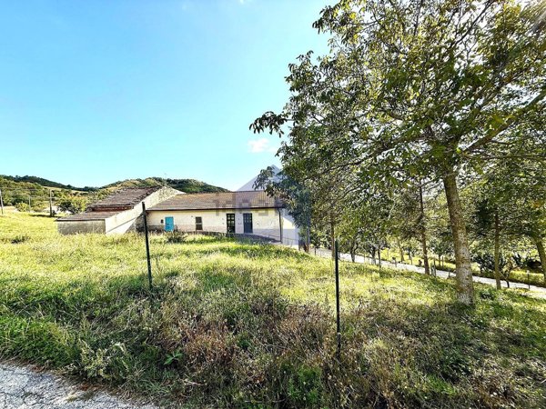 casa indipendente in vendita ad Agnone in zona Fontesambuco