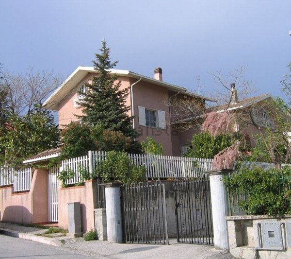 casa indipendente in vendita ad Agnone