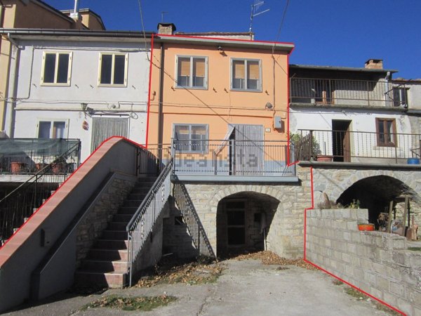 casa indipendente in vendita a Belmonte del Sannio