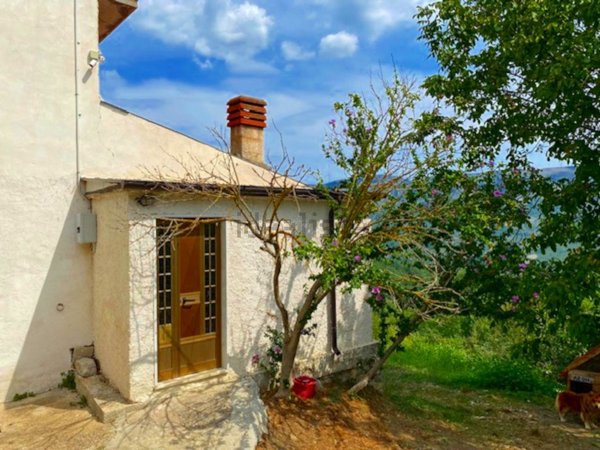 casa indipendente in vendita a Belmonte del Sannio