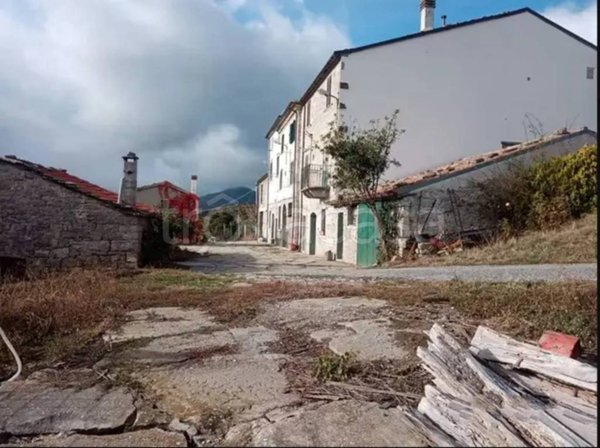 casa indipendente in vendita a Capracotta