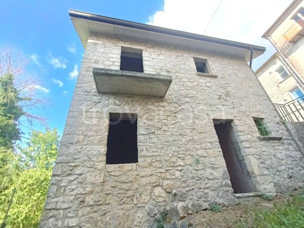 casa indipendente in vendita a Carpinone