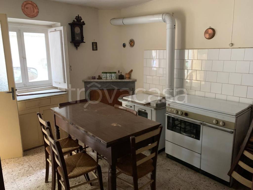 casa indipendente in vendita a Carpinone