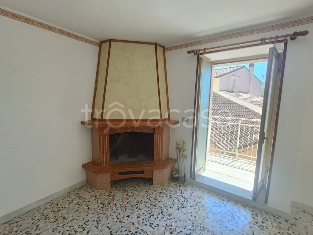casa indipendente in vendita a Carpinone