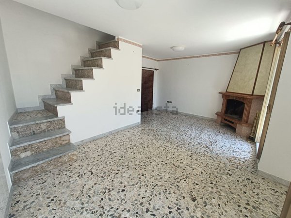 casa indipendente in vendita a Carpinone