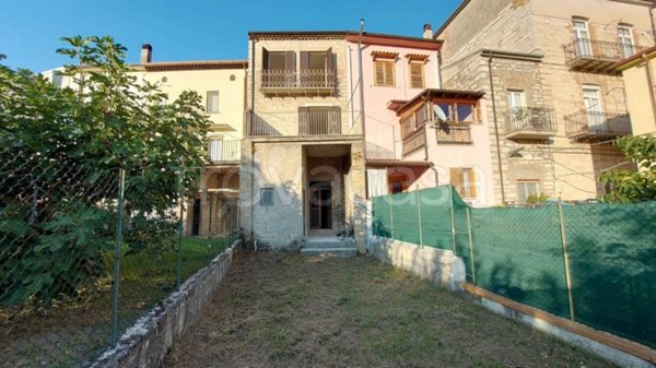 casa indipendente in vendita a Carpinone