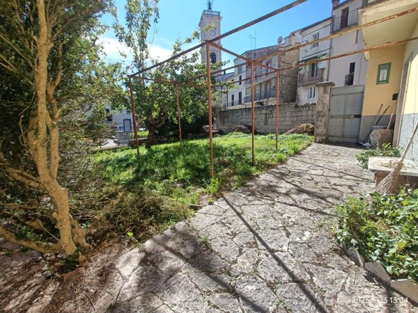 casa indipendente in vendita a Carpinone