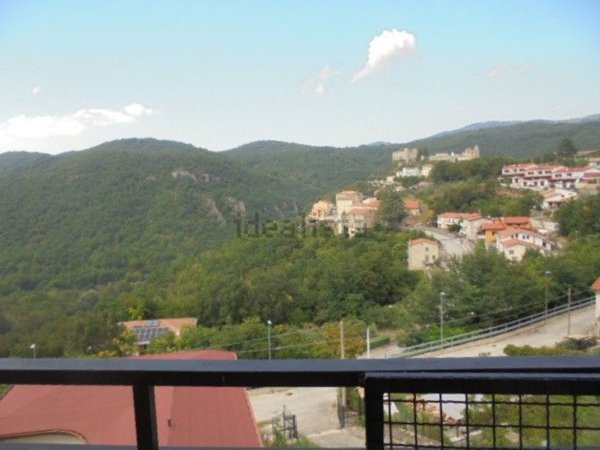 casa indipendente in vendita a Carpinone