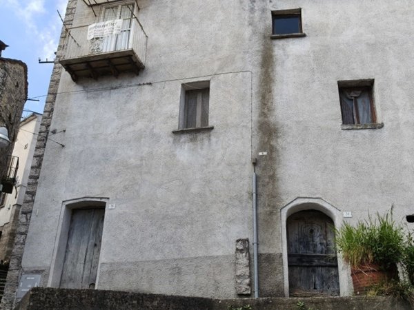 casa indipendente in vendita a Carpinone