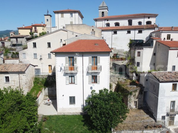 casa indipendente in vendita a Castel del Giudice
